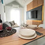 Ellena Gostinjska kuća 3*