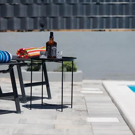 ゲストハウス Ellena 3*