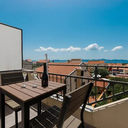 ゲストハウス Ellena