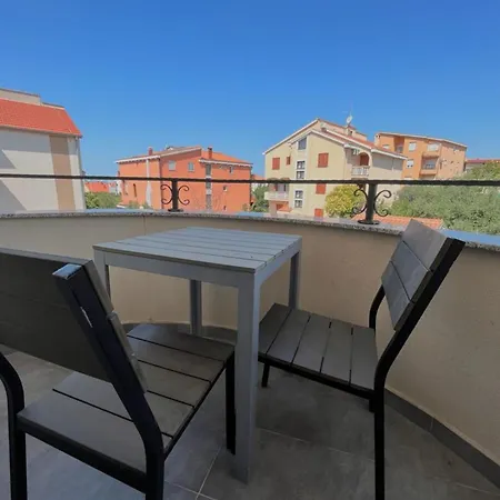 Ellena ゲストハウス ザダル