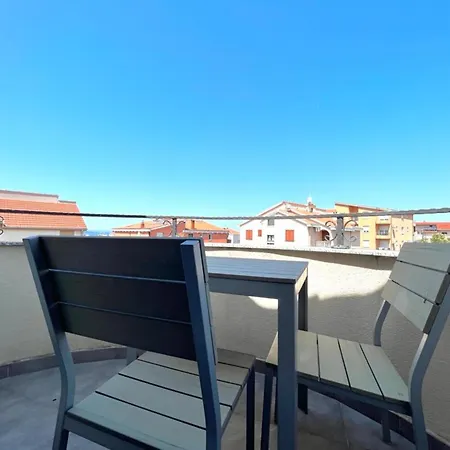 ゲストハウス Ellena 3*