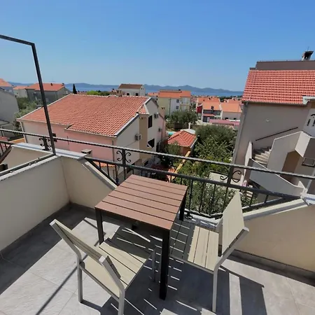 Ellena ゲストハウス ザダル