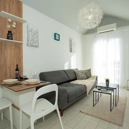 Ellena ゲストハウス ザダル