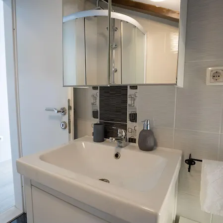 ゲストハウス Ellena ザダル