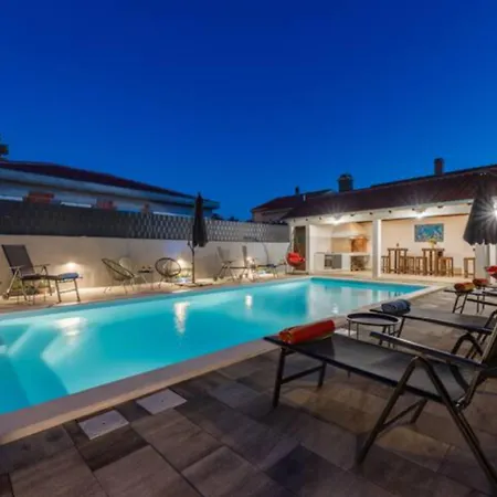 Ellena ゲストハウス ザダル