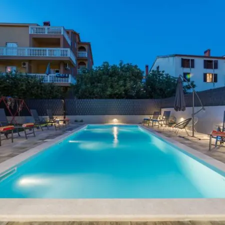 ゲストハウス Ellena