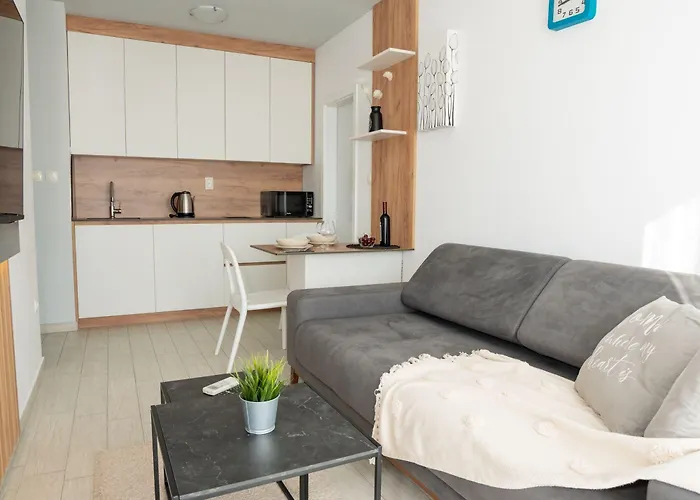 Ellena בית הארחה זאדאר